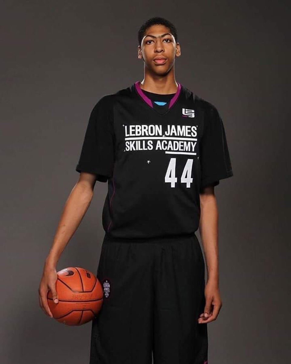 BallisLifeCHI's tweet photo. From Chicago Public League to NBA Champs! Lakers win 17th Title! 🏆 @AntDavis23 @Thortontucker #Lakeshow #NBAFinals https://t.co/ifNn4Tklbh