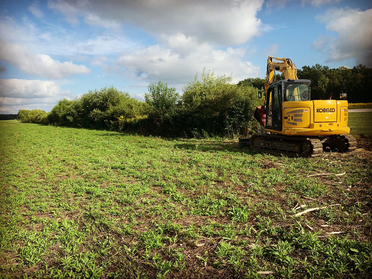 CraigRoth16's tweet photo. Cleaning up overgrown ditches at the Huron County Airport https://t.co/WJKJ1Ct6yF