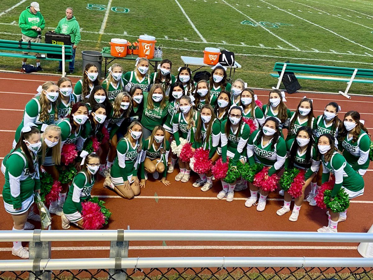 CheerBths's tweet photo. Celebrating the class of 2021 with these spirited Dragons. https://t.co/cspzc01xmH
