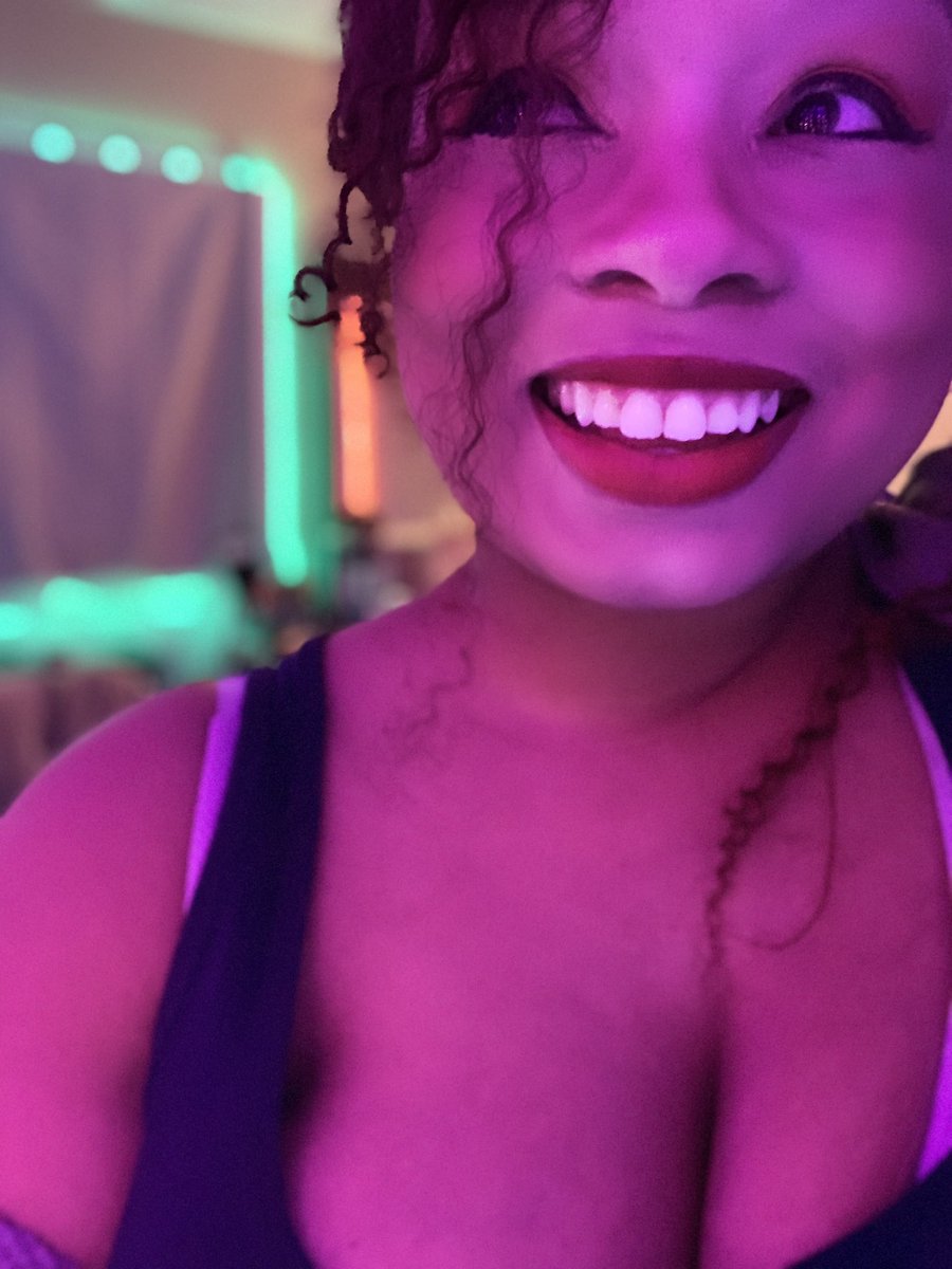 MariaGiesela's tweet photo. So it’s #NationalComingOutDay.
#BiLighting is good for the soul. https://t.co/MfSB4B0omd