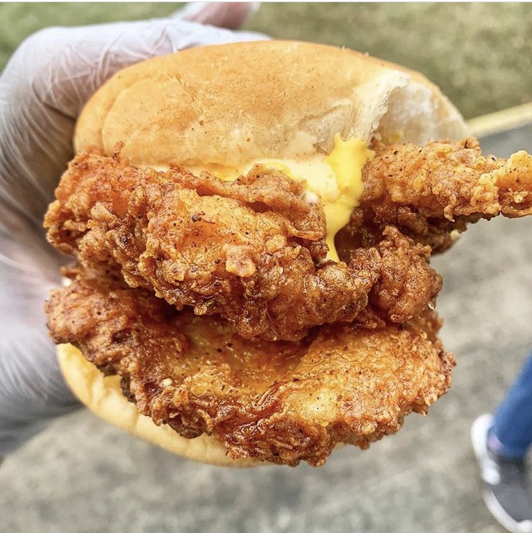 UncleTroyy's tweet photo. I’m 21 year old Cook from LAFAYETTE LA trying to put out good comfort food 💕 it only takes a Retweet for some more clientele and it don’t cost ❤️SHOW LOVE https://t.co/ARxMNmcGHP