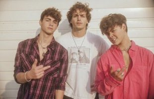 shefboidan's tweet photo. this picture added 10 years to my life https://t.co/KYGqMv5Jjx