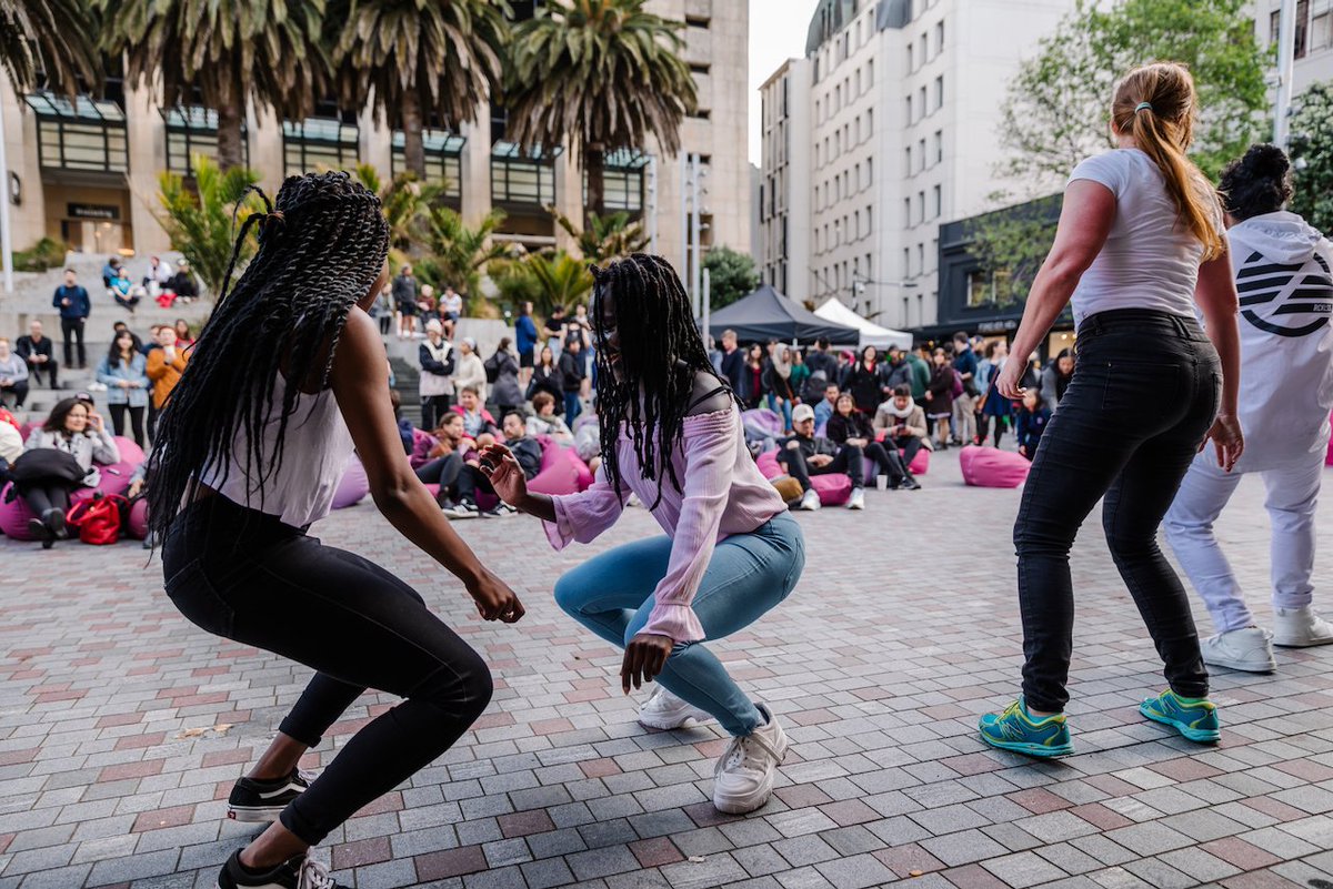 Explore the city centre after hours with Late Night Art in the @HeartOfAklCity. From galleries open late to drawing workshops, light projections, art trails and free portraits, there's so much to see, do and enjoy!  mailchi.mp/artweekaucklan…
#artweekAKL #heartofaklcity