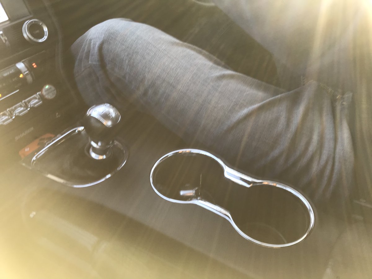 haoworks's tweet photo. The Ford Mustang is a cool sports car but is there still be shift normally after two bottles of water put in there?#servicedesign #designthinking https://t.co/5G6K4p9lgS