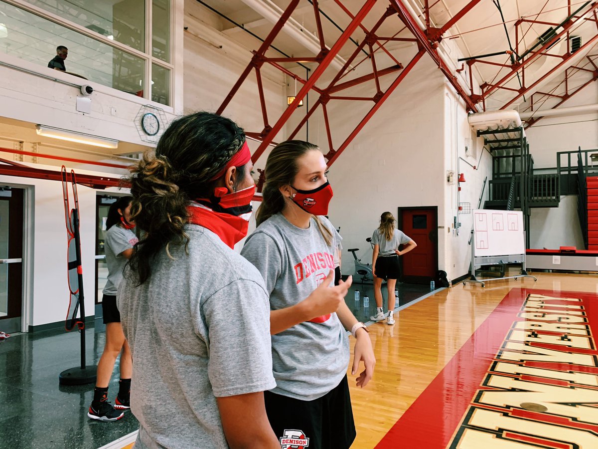 DUWBB's tweet photo. On the grind....🏀💪🏽⏳ https://t.co/ZYX5y78rCX