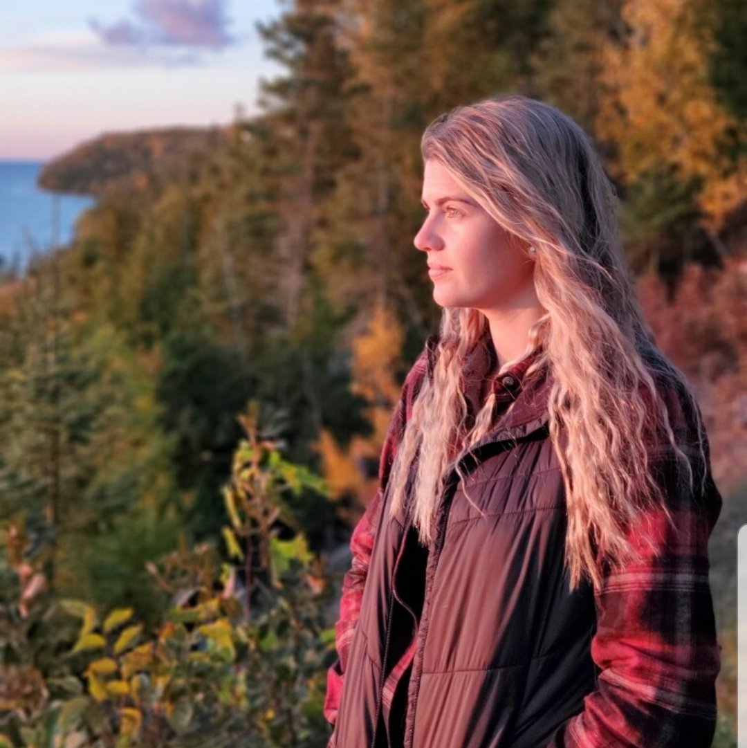 Carly_ann02's tweet photo. #NewProfilePic Golden Hour in the U.P. https://t.co/ZqzcWuiDEm