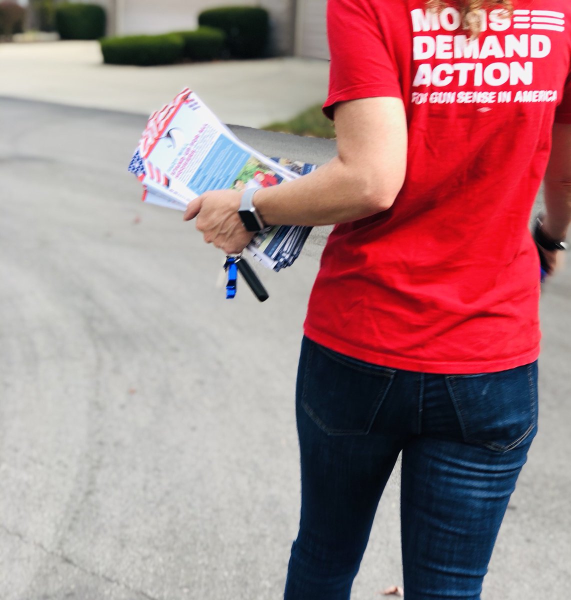 FlyoverStateMom's tweet photo. ✅ Contactless canvassing for @Fady4Indiana
✅ Texting for @HaleIndy
✅ Texting for @JoeBiden
I want my kids to know I did everything I could for their future.
#MomsAreEverywhere
@MomsDemand #HaleYes #TeamFady #TeamJoe https://t.co/iOcely52JR