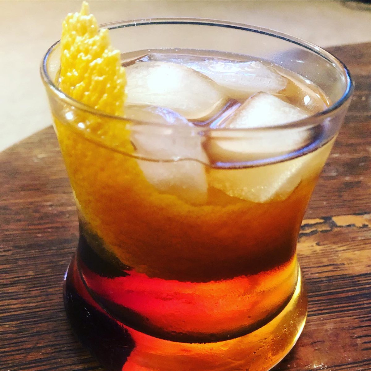 FLCigarLife's tweet photo. Wrapping up the weekend with a #Smoked Old Fashioned #Cocktail Made with @elijahcraig #bourbon Bourbon barrel aged maple syrup, and cinnamon + oak smoke. #whiskey #whiskeytribe https://t.co/PBrm4ubTcX