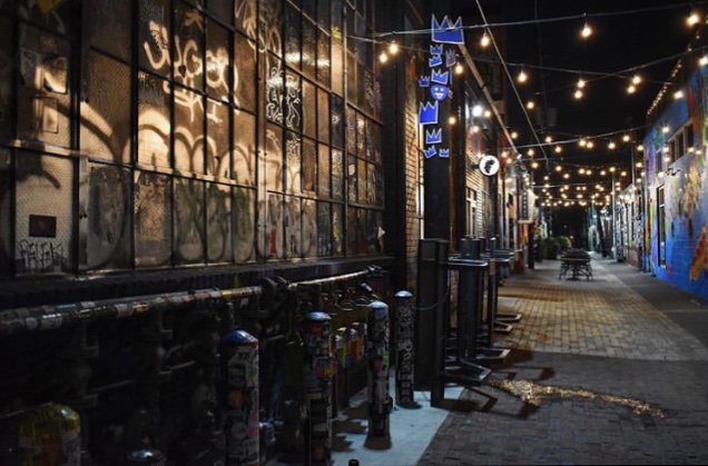 Beautiful lights in the <a href="/WEareEDENS/">EDENS</a> alley, some little @weilworks crowns, and a peek at the @oak_bloak and @rumtum collab.
Shot taken by @haydenwmetzger.

#rino #rinoart #rinoartdistrict #rivernorth #rivernorthartdistrict #rinodistrict #rinodenver #fivepoints #fivepointsdenver
