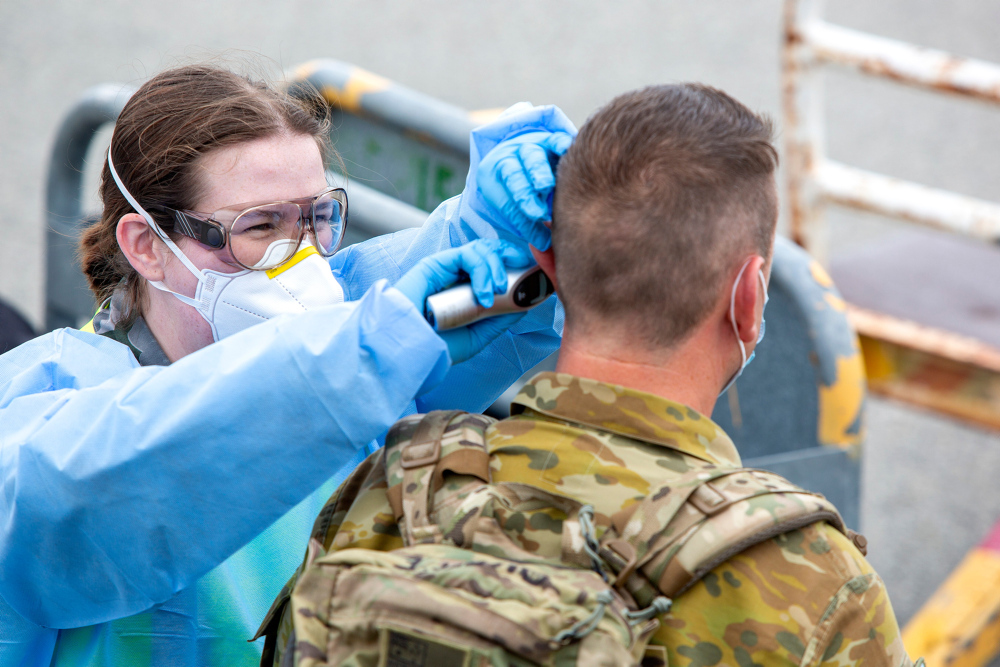 AustralianArmy's tweet photo. #OurPeople continue to support state & territory authorities on #OpCOVID19Assist. Soldiers from 1RAR recently arrived in Western Australia. Following 14-days quarantine, they will assist with hotel quarantine compliance for Australians returning home from overseas. #GoodSoldering https://t.co/E7ZePVhZz7