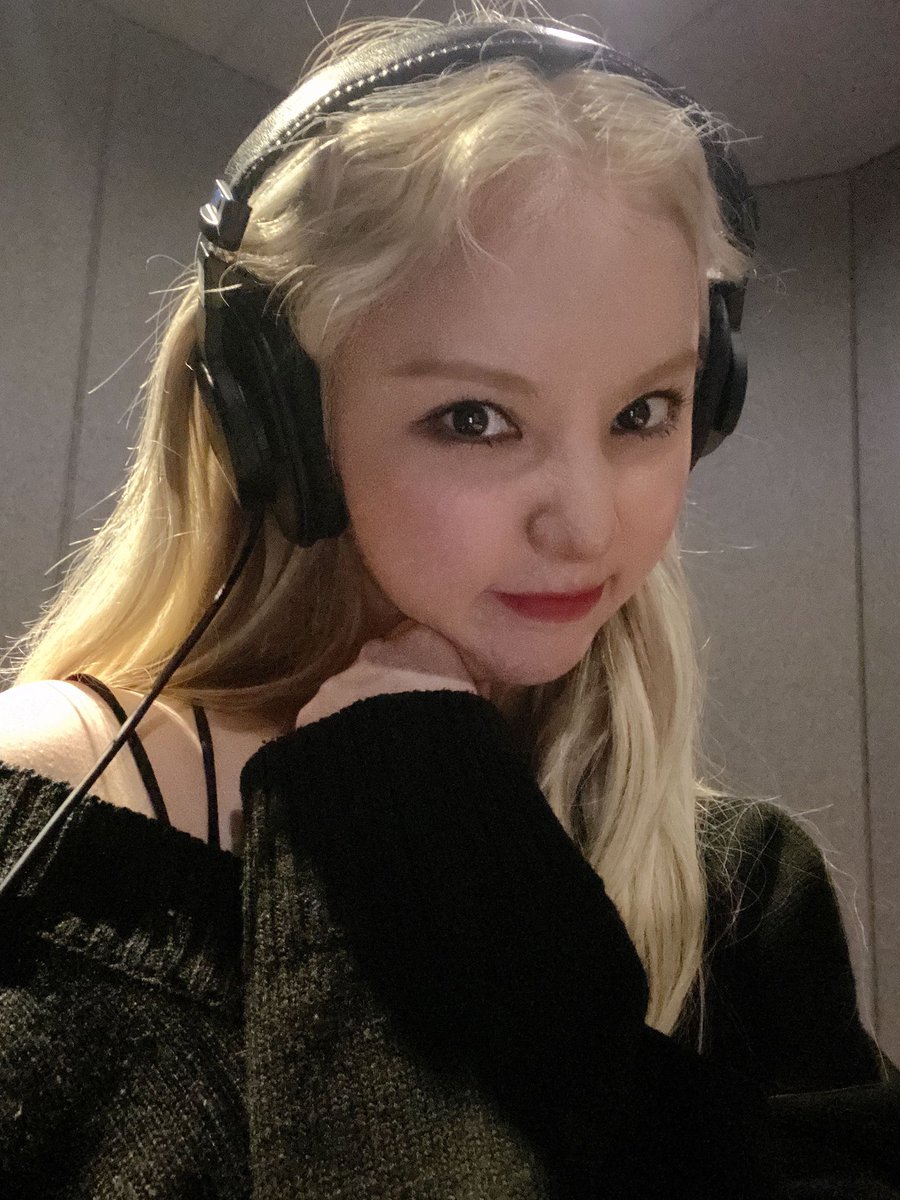 eunhafan30's tweet photo. LONG HAIR + BLONDE EUNHA IN THIS NEW COMEBACK 😍😭😭

#은하 #여자친구 #정은비 #GFRIEND #EUNHA #GFRIEND_COMEBACK
#walpurgis_night @GFRDofficial https://t.co/n3DOquJa1j