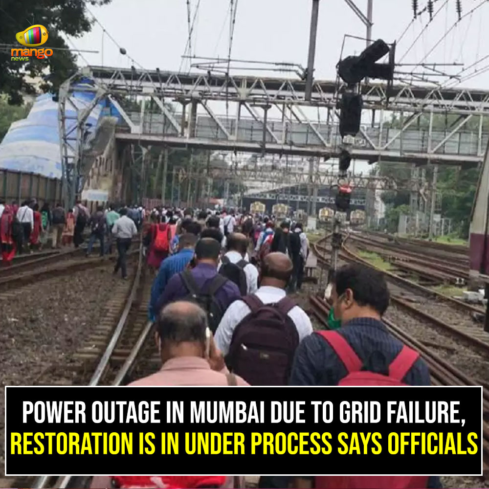 Mango_News's tweet image. Mumbai: A major power outage was reported in Mumbai in south, central and north regions. An official stated that restoration is under process and will take one hour.

#Mumbai #MumbaiPowercut #PowerGridFailure #CentralRailway #CSMT #MangoNews