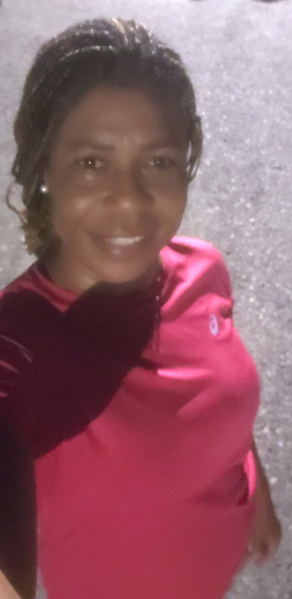 pattiers's tweet photo. 7pm Kingston Harbour...beautiful Kingston as the backdrop..4 and 1/2 miles for supper...#RunNotRum https://t.co/EDuUq5ODQM