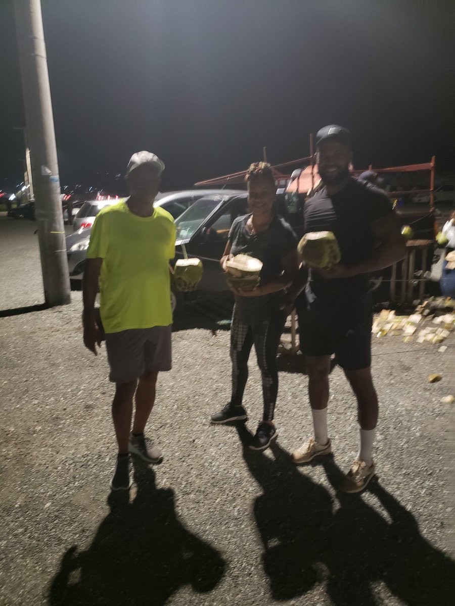 pattiers's tweet photo. 7pm Kingston Harbour...beautiful Kingston as the backdrop..4 and 1/2 miles for supper...#RunNotRum https://t.co/EDuUq5ODQM