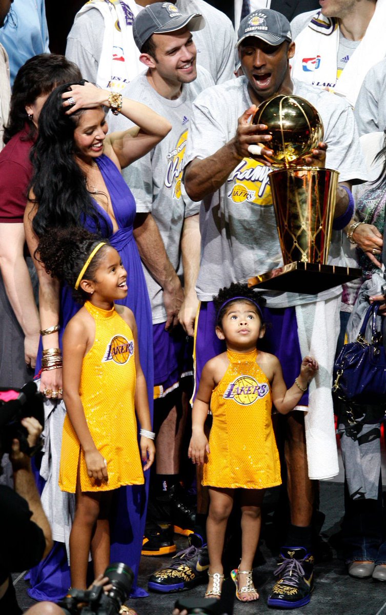 lauramellado's tweet photo. 🥺💜 FOR KOBE &amp; GIGI 💜🥺 https://t.co/LuWnzXER6i