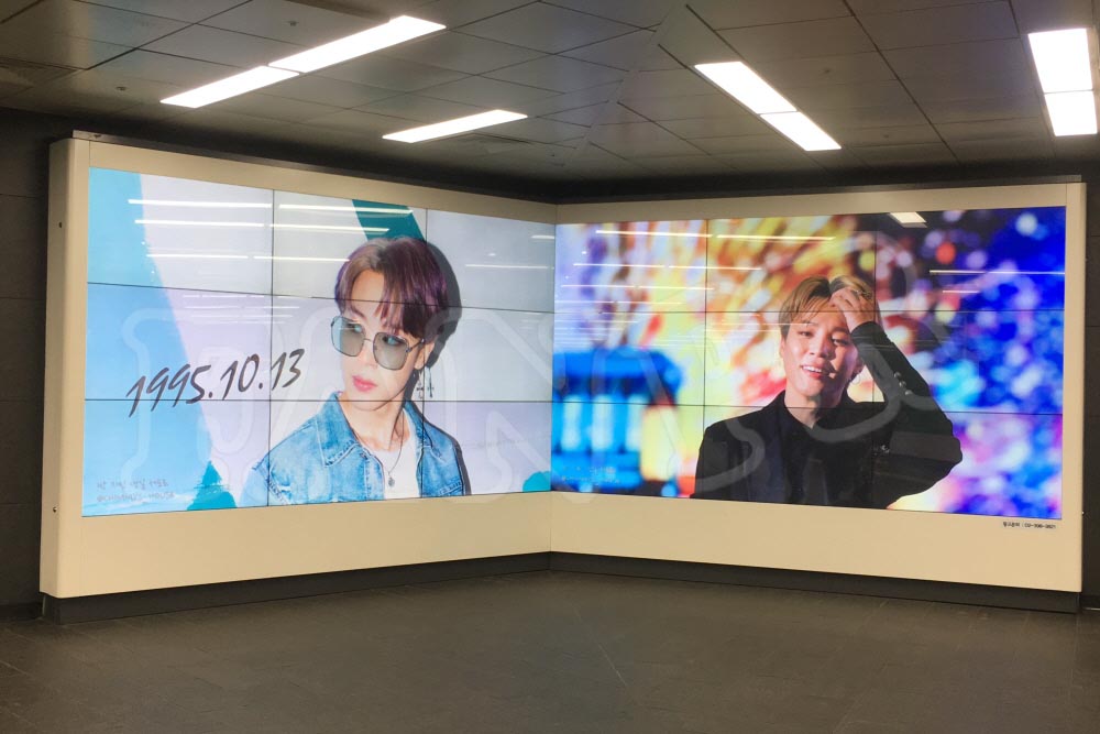 Fanpr2's tweet photo. #BTS #지민 #jiminbirthday 
홍대입구역 DS 광고 사례입니다❤
공항철도 환승통로 대형 LED영상으로 진행 중입니다. https://t.co/rOrlEYZZYy