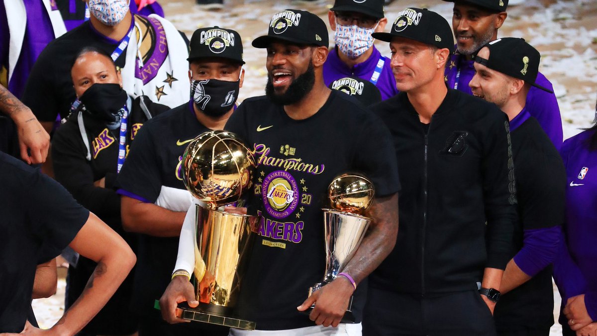 timelesssports_'s tweet image. The last three decades have all started with Laker championships.

🏆🏆🏆