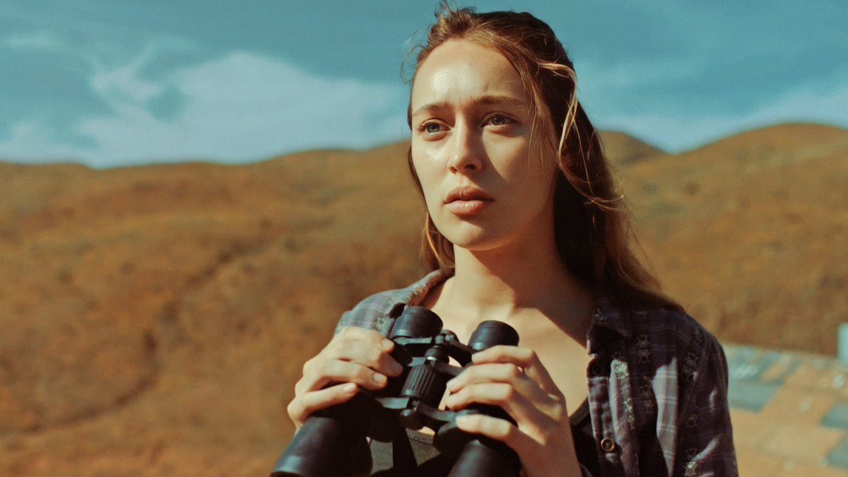 DebnamGallery's tweet photo. We want her ❤️ #AliciaClark #FearTWD  #TWD  #DebnamGallery #Actress #AlyciaDebnamCarey https://t.co/OuGq7ufGgB