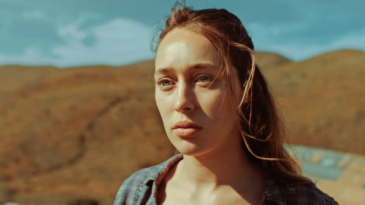 DebnamGallery's tweet photo. We want her ❤️ #AliciaClark #FearTWD  #TWD  #DebnamGallery #Actress #AlyciaDebnamCarey https://t.co/OuGq7ufGgB