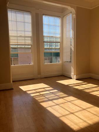 BestRentalsSF's tweet photo. ÖÖÖ1 month free: 3 BR,1 BA w/outdoor deck in heart of Inner MissionÖÖÖ (mission district) $3495 3bd https://t.co/NOGe6Cyct2 https://t.co/FmXpQx7IFL