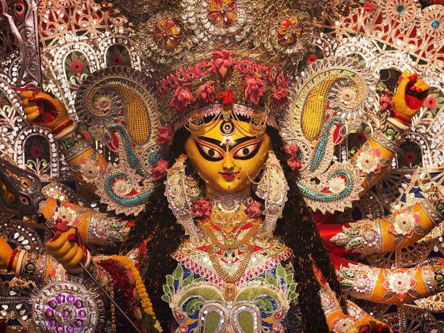 Harsingar is known as Shiuli in Bengal. Its blooming signals the arrival of Sharad and thus the Sharadotsava or the Durga Puja, a time for all Bengalis to shed their worries and rejoice.