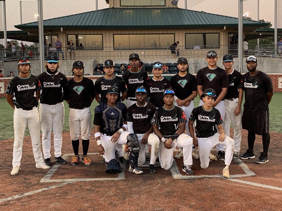 The Only way We allow Players to take Pictures on the field. 📸⚾️💪🏽🙏🏽
@fivetoolbsb @fivetoolsouthtexas @fivetooltexas <a href="/crew/">Crew</a>.baseball @senior_merritt_para_ti @josecheomorales @evoshield <a href="/sluggernation/">Louisville Slugger</a> #championship #highschoolbaseball #collegebaseball #tournament #baseball