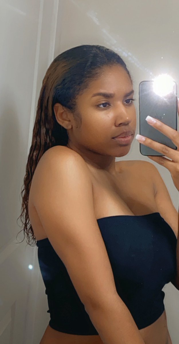 JawDropping__'s tweet photo. If only I had some lashes on😭 https://t.co/8PVyqUsHi1