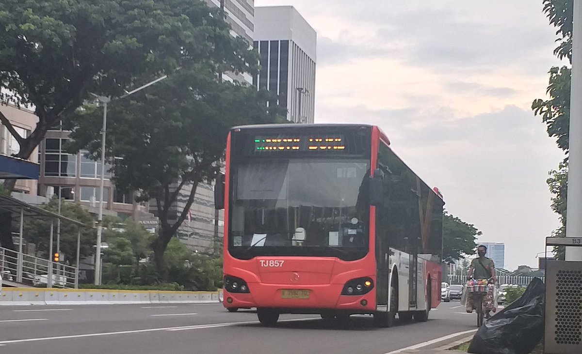 Jika kau digosipkan artinya kau populer
Jika kau direndahkan artinya kau lebih tinggi
Jika kau dimusuhi artinya kau lawan yg tangguh
<a href="/PT_Transjakarta/">Transportasi Jakarta</a> <a href="/MetrotransBus/">Metrotrans E.A Ltd</a> <a href="/MercedesBenz/">Mercedes-Benz</a> <a href="/SukaFotoBis/">ceritadijalan.co</a> <a href="/BuswayFansC/">Busway Fans Club</a> <a href="/FotoBusID/">Foto Bus Indonesia</a> <a href="/JKTbusway/">transjakarta busway</a>