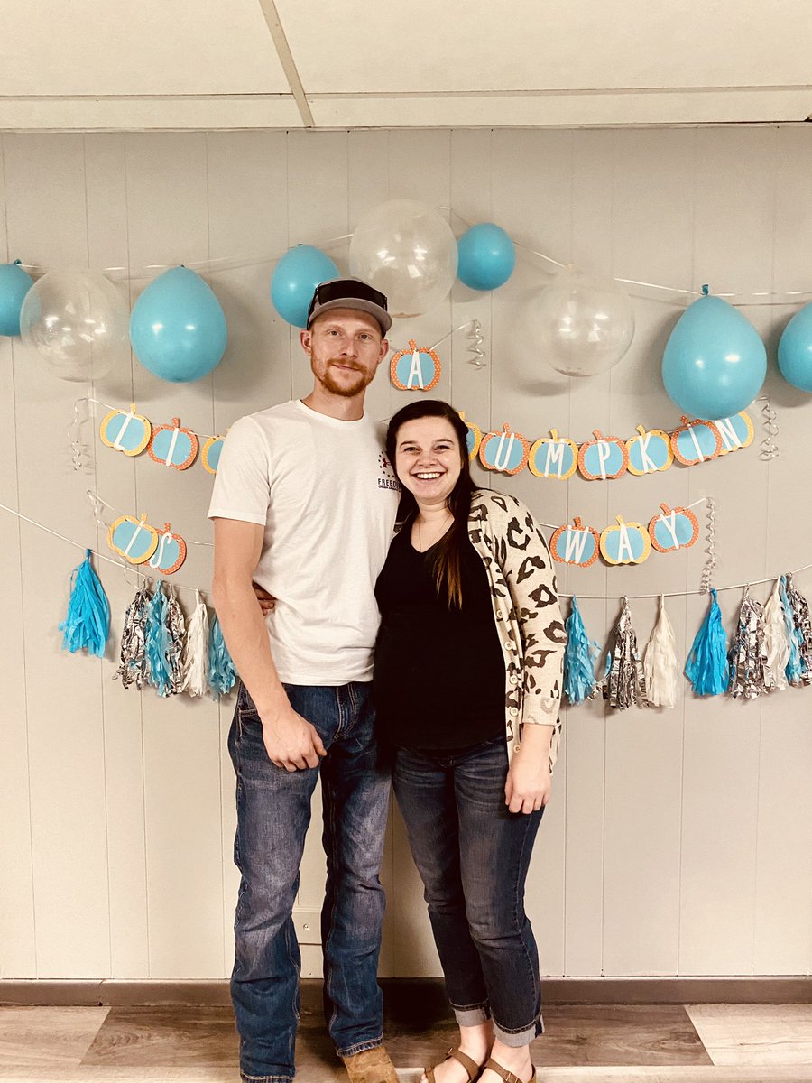 baeleefagg's tweet image. We are so ready for you Waylon ❤️❤️ #7weeksleft