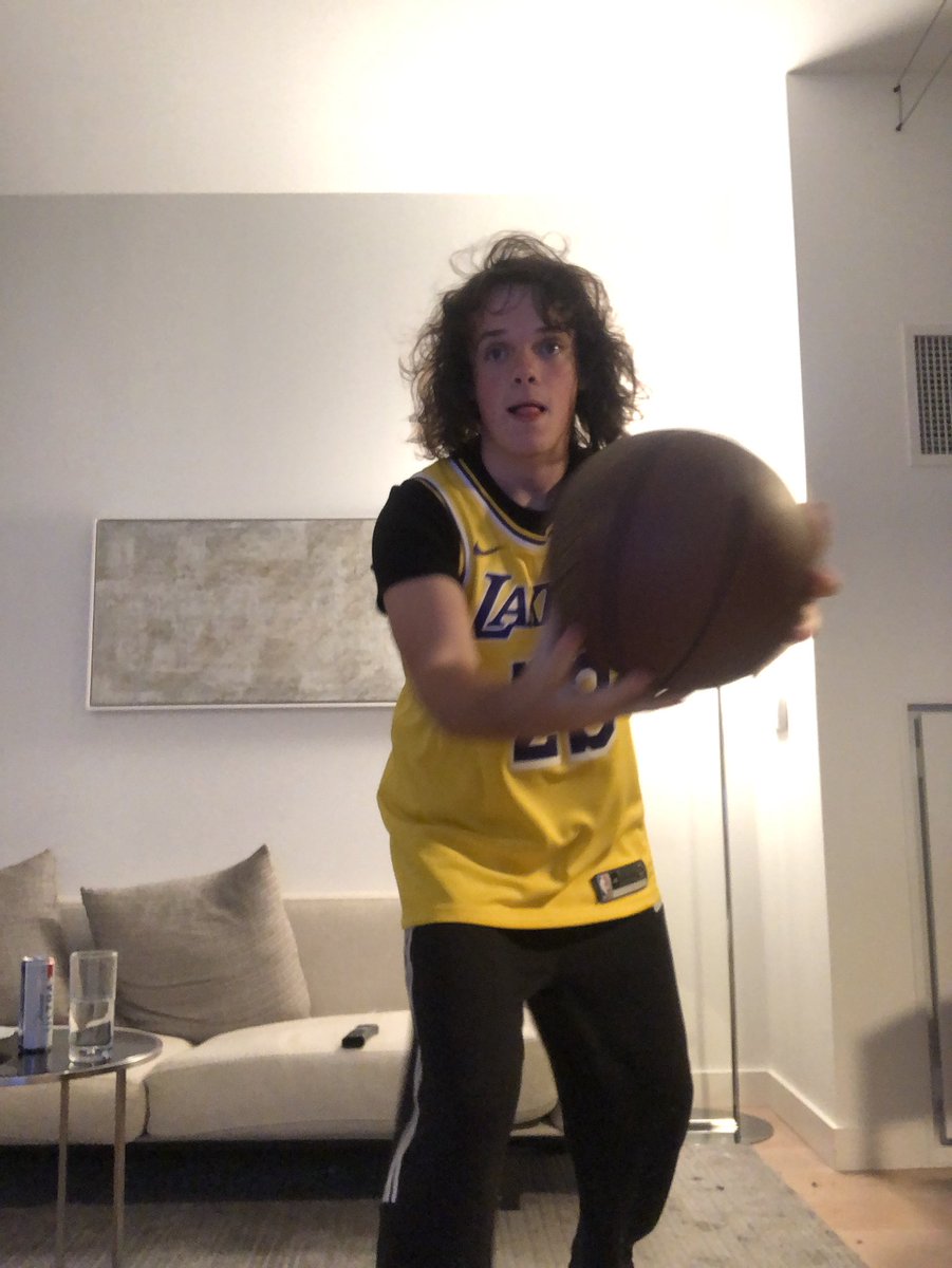 Damn I’m so happy about this win, am I about to rent Trainwreck tonight???? Lebron is my fav actor......