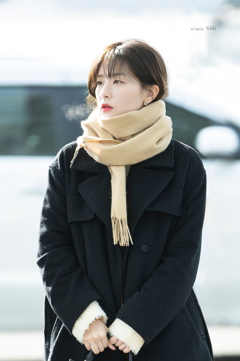  #SEULGI suit/overcoat moments i think abt a lot