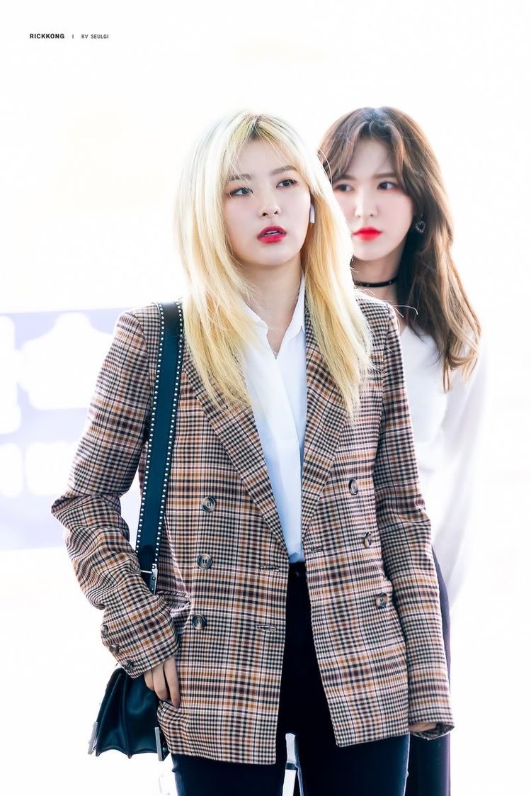  #SEULGI suit/overcoat moments i think abt a lot