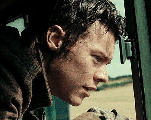 StylinsonCentr1's tweet image. Assisto Dunkirk pela história 

A história :