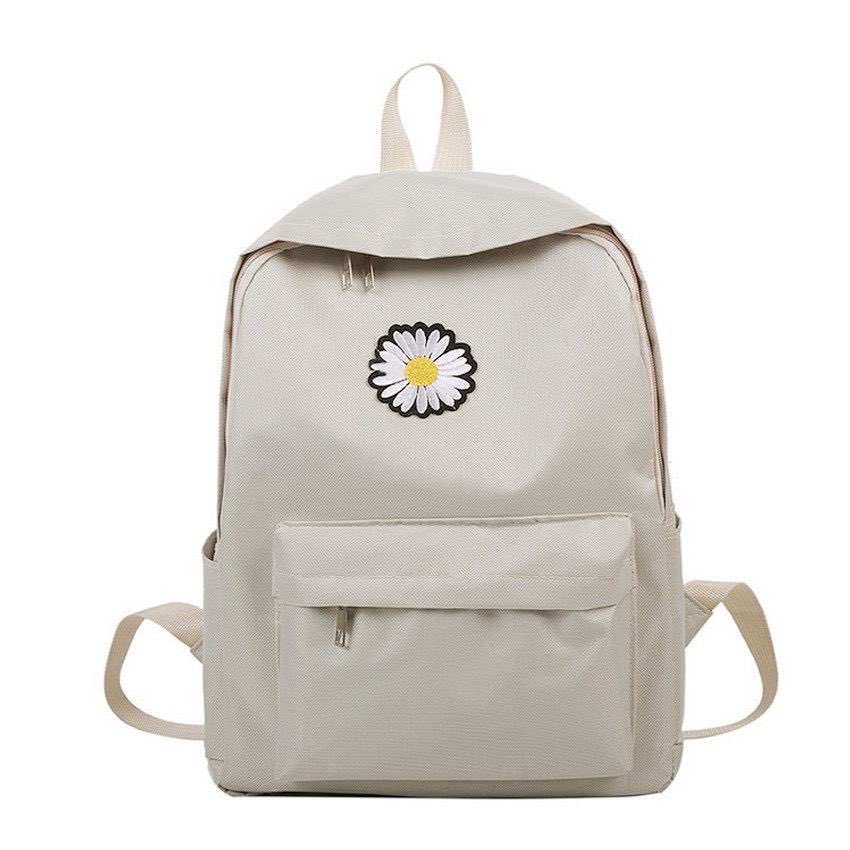 Comelnya siap ada bunga daisy seketuiSimple Daisy Bagpack RM29 READY STOCK  POSTAGE : SM RM8 / SS RM11___Product Info:- Materials: Canvas- Dimension: 27cm(L) x 11cm(W) x 37cm(H) (Approx)