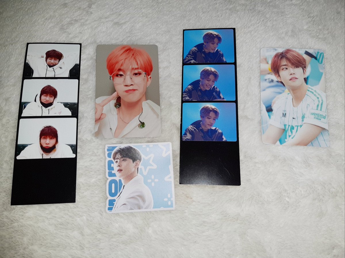 astrohacesxz_18's tweet image. This album comes from Cebu pa 💜 Sana all. Thank you @arohaven, I know it 's hard to let go of the things you love, but expect that they are in the good hands na. 🙂 For now I will take care of this Album na. Tysm~ 💜 Pati sa mga freebies. #ASTRO #DREAMPT1 #DAYVERSION