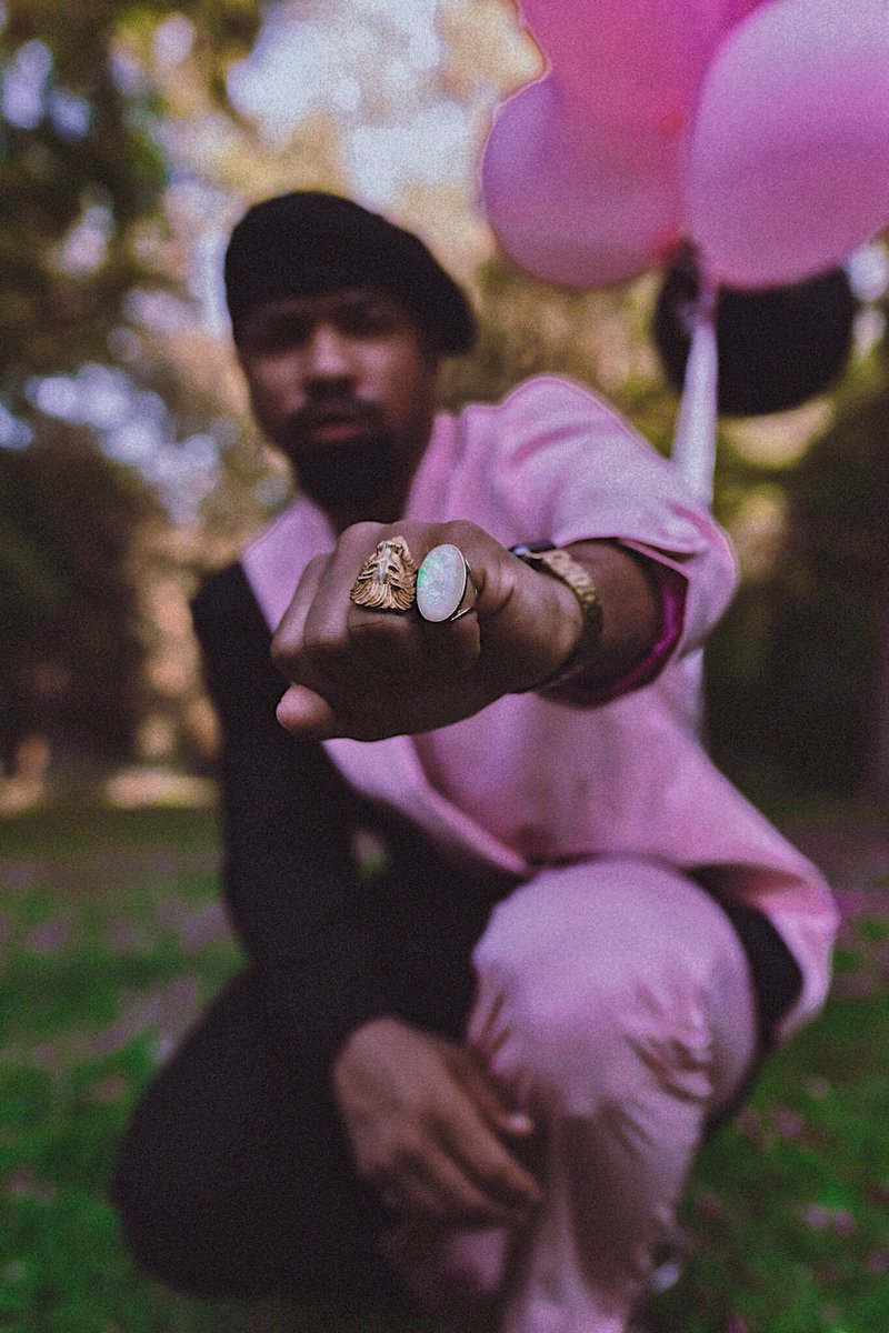 ThomasJay32's tweet photo. Happy birthday to me
✨29✨
(Self portrait shoot)

My name is thomas! Im a photographer/model

One of my personal goals for the year is to be featured in a magazine and be booked for the rest of the year a simple RT can tremendously help my brand 🙏🏾 thank you in advance! https://t.co/otBO16ZMV1