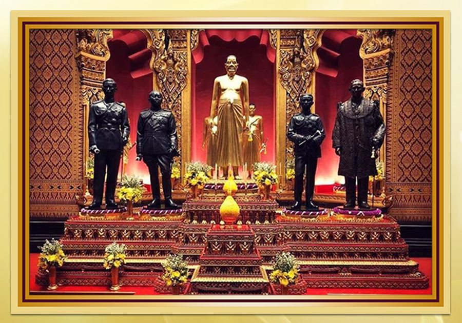 พระบาทสมเด็จพระวชิรเกล้าเจ้าอยู่หัว รัชกาลที่ 10 โปรดเกล้าฯ เปิดปราสาทพระเทพบิดร ให้พสกนิกรได้เข้าไปกราบพระบรมรูป "พระบาทสมเด็จพระบรมชนกาธิเบศร มหาภูมิพลอดุลยเดชมหาราช บรมนาถบพิตร” เป็นครั้งแรก เนื่องในวันคล้ายวันสวรรคต วันที่ 13 ตุลาคมนี้ ตั้งแต่เวลา 08.00-17.00 น.