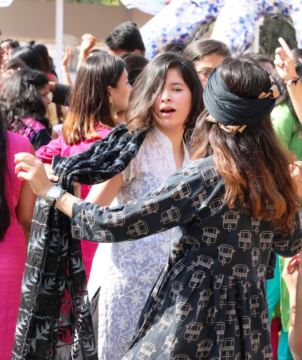 karnavati_uni's tweet photo. #KUdiaries #KUisFUN》Glimpses from various fun activities that take place on #KarnavatiUniversity campus. These are not just fun activities, this is how we express our feelings. These are not just photographs but portrayal of beautiful memories and talents of the students. https://t.co/1s3zGWcwsL