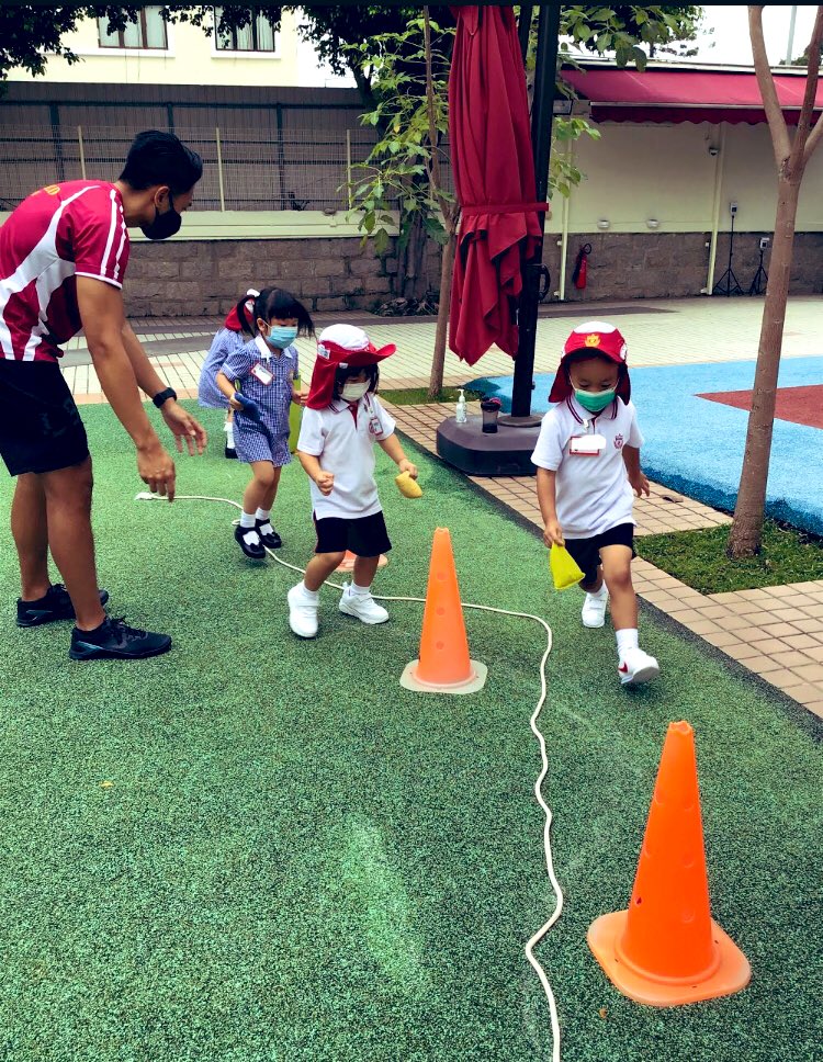 anfield_schhk's tweet photo. Our K1 children have been developing their balancing skills, and colour matching skills whilst navigating a tricky obstacle course #AnfieldSchoolHK #HKInternationalSchool #Kindergarten #KowloonTong #PE #KeepingFit https://t.co/np5FrCJTTp