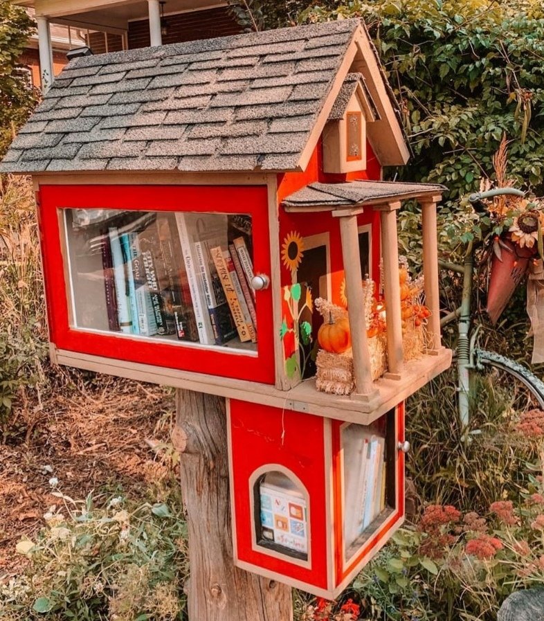 dywest's tweet photo. Love this little... #booklibrary #library #libraries #books #readers #writers #booklovers #bookshelf #BookTwitter #sharebooks #sharereading 📚📚📚 https://t.co/xTfTKqQeIj