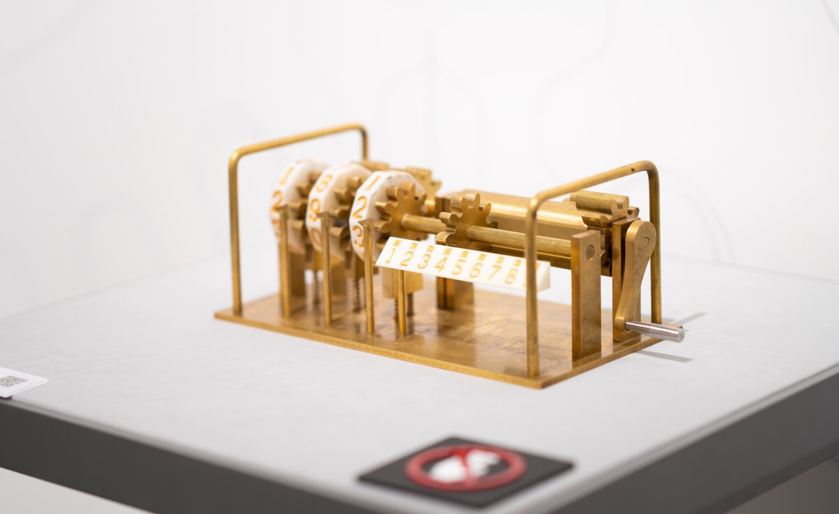 Tsinghua_Uni's tweet image. From simple manual #computingtools in ancient times to complex mechanical and electronic computing devices in modern times, more than 80 computing devices are on display at Tsinghua. For more: bit.ly/2I38tCj