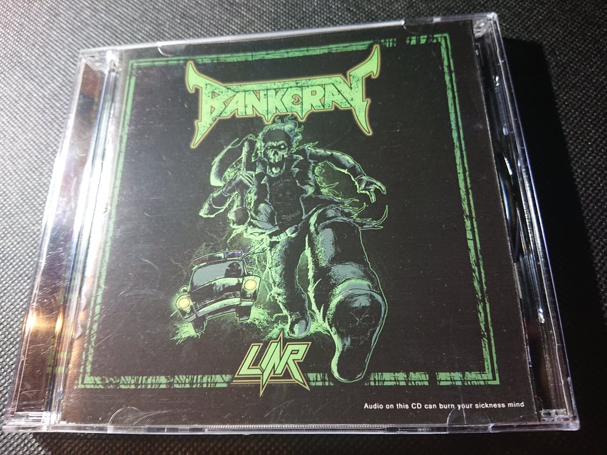 631_akb36's tweet image. BANKERAY/Liar
インドネシア出身のスラッシュメタルバンド。'15年のデビューアルバムです。単純なリフワークと勢いで押しまくるMOTORHEADタイプ。これがまた抜群にカッコいい!!アジアの一国に留めておくには勿体無いバンドです。