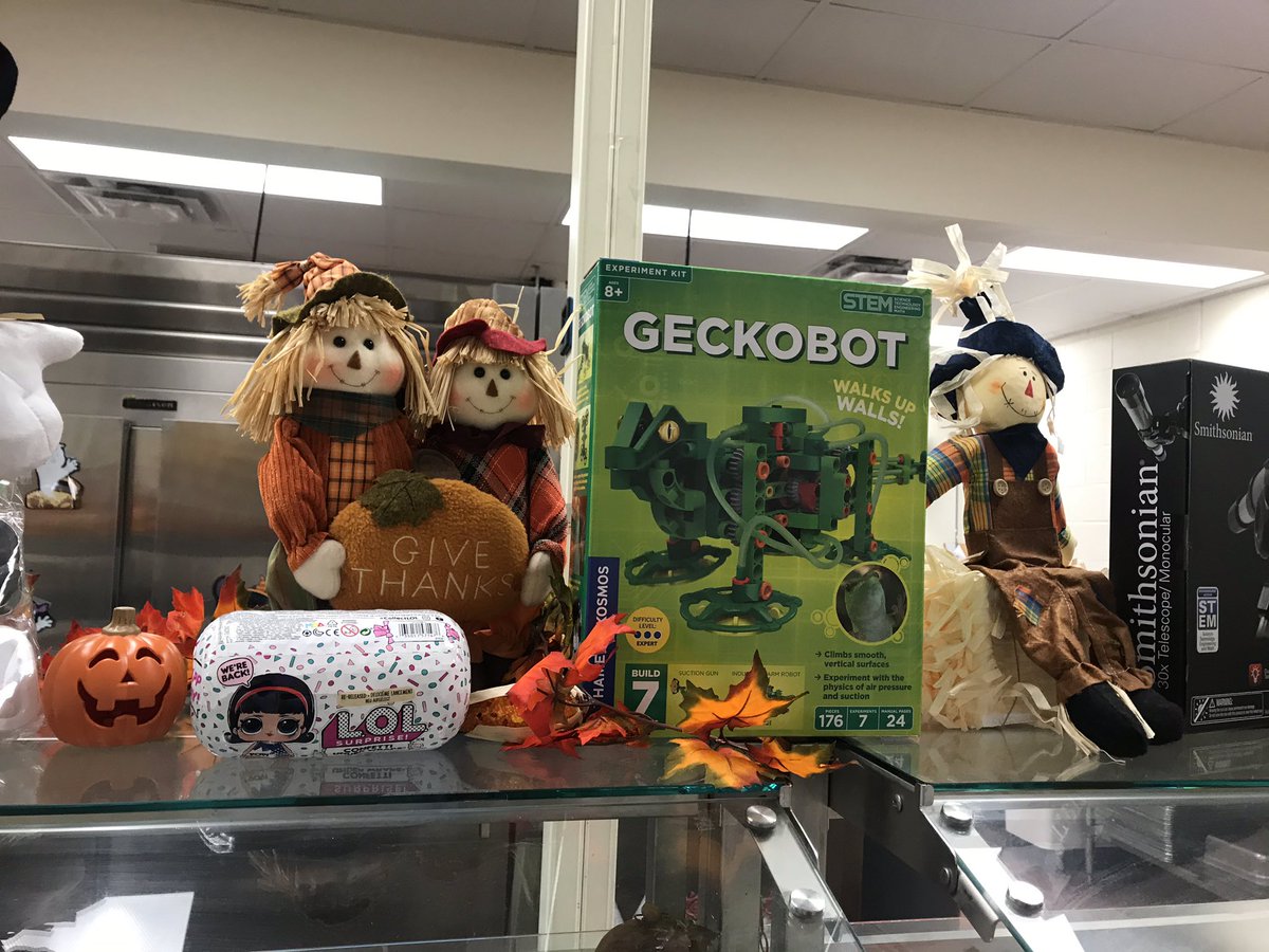 Maureen83812629's tweet photo. National School Nutrition Lunch Week! Here a few prizes for the week we are ready 😊@SWC_Volusia @cypresscreekvcs @volusiaschools https://t.co/TRmDA3kMYK