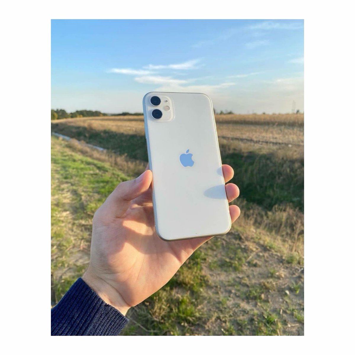 theappleperfect's tweet photo. iPhone 11 👌
📸: @iphonegiga on Instagram
.
.
#iphonemaxofficial #ios14 #iphone12pro #iphone12 #iphone12promax #iphone11pro #ipadair4 #iphone11 #iphone11promax #iphone12plus #ipad8thgeneration #ipad #applewatch #applewatchseries6 #applewatchse #appleevent https://t.co/ffienRlkun