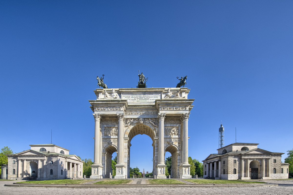 AntaresHotels's tweet photo. Il 10 settembre 1838, l'appena incoronato Ferdinando I d'Austria inaugurò con una fastosa cerimonia uno dei luoghi simbolo di Milano: il nostro #ArcodellaPace. Rappresenta uno dei maggiori monumenti neoclassici di #Milano: assolutamente da vedere! https://t.co/xpr6rT4z92