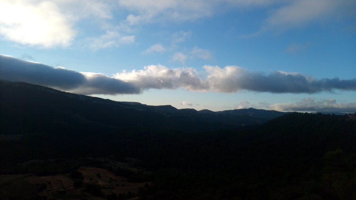 cbou7's tweet photo. Se'n va la nit fent broma. #lAlbera #caminspensants https://t.co/IamGHMsVoc