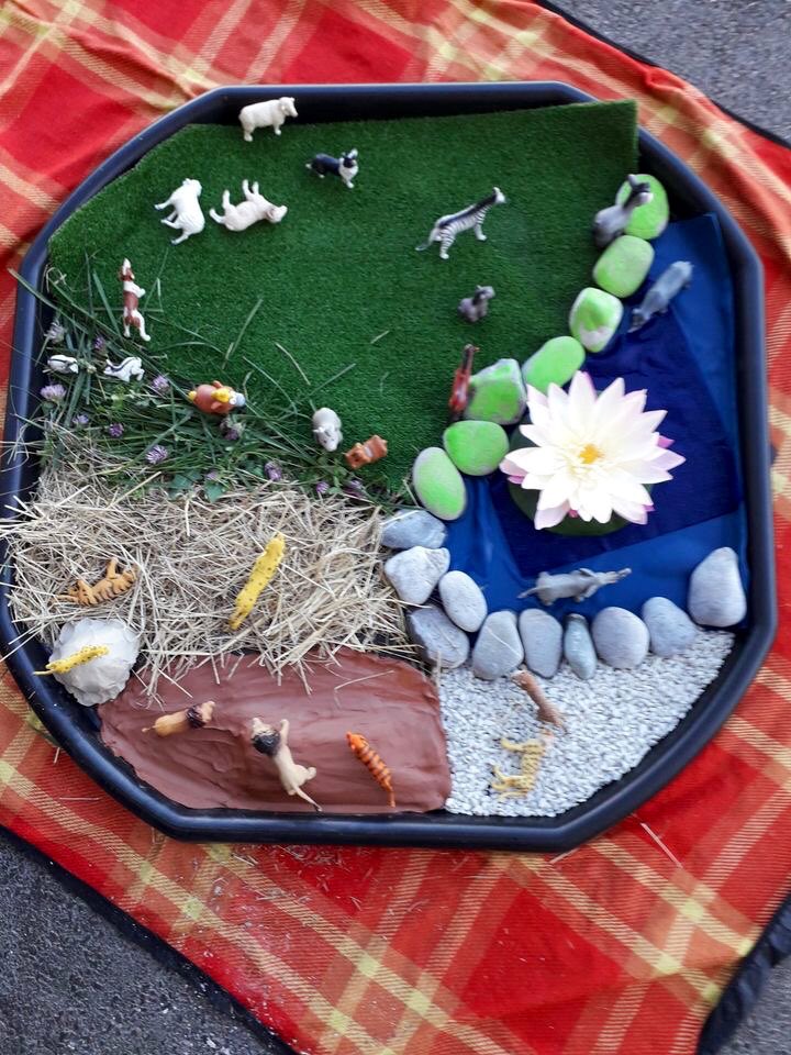 ChBo69's tweet photo. [#unpetittourencreche  ]  ça se passe comme ça... dans les #crèches #EAJE #microcreche @Babilou_fr #petiteenfance faire vivre des expériences aux #enfants #familles de notre #missioneducative #eveil #sensoriel #projeteducatif #Babilou #grandirensemble #elsa #teambabilou https://t.co/QdqqmFhRb1
