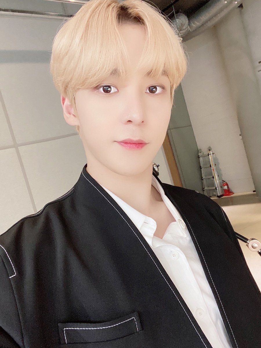 Ateez first and recent selcas that are guaranteed to make you cry a thread: