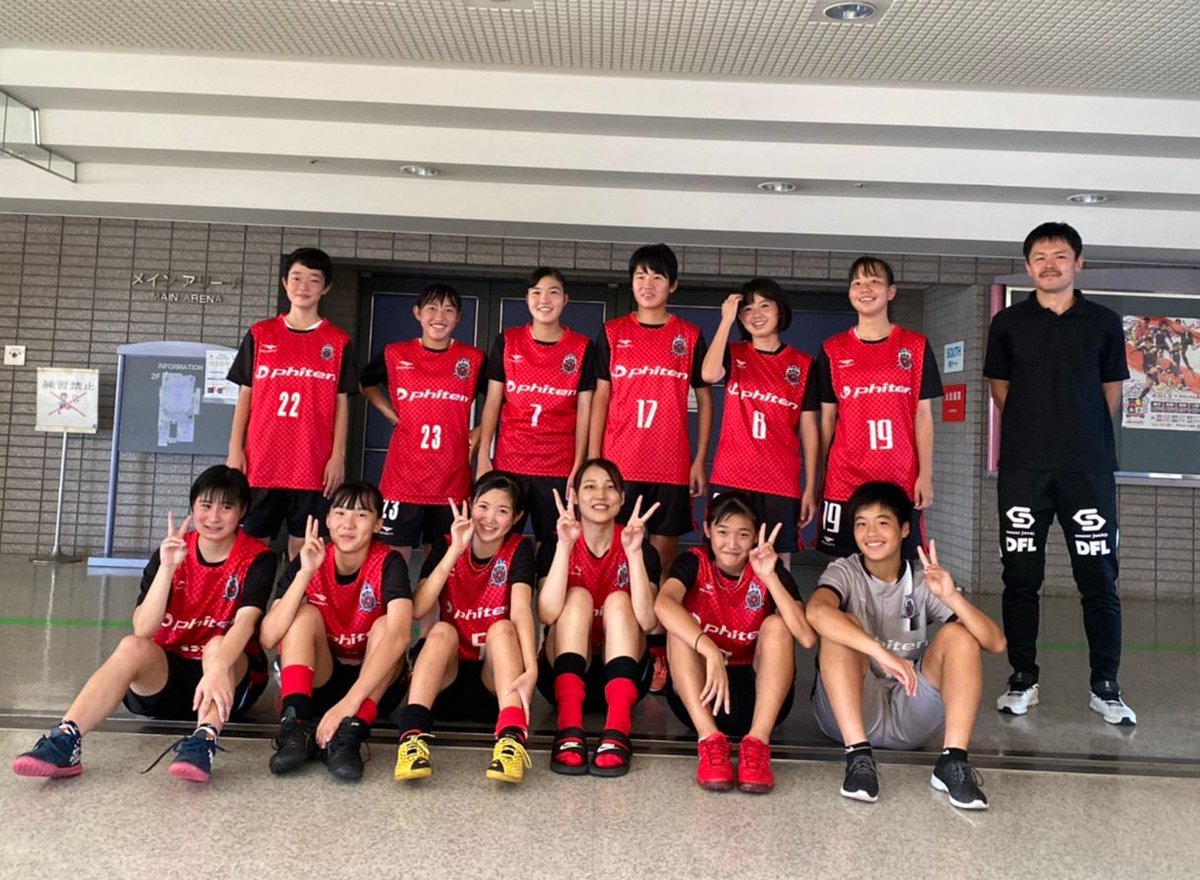 １０月１１日　試合結果
【フットサル女子県リーグ　第２節】
アスレジーナSECOND　対　soreir
４－８●

応援ありがとうございました。
次戦に向けて、練習がんばります！
#アスレジーナ　#女子フットサル