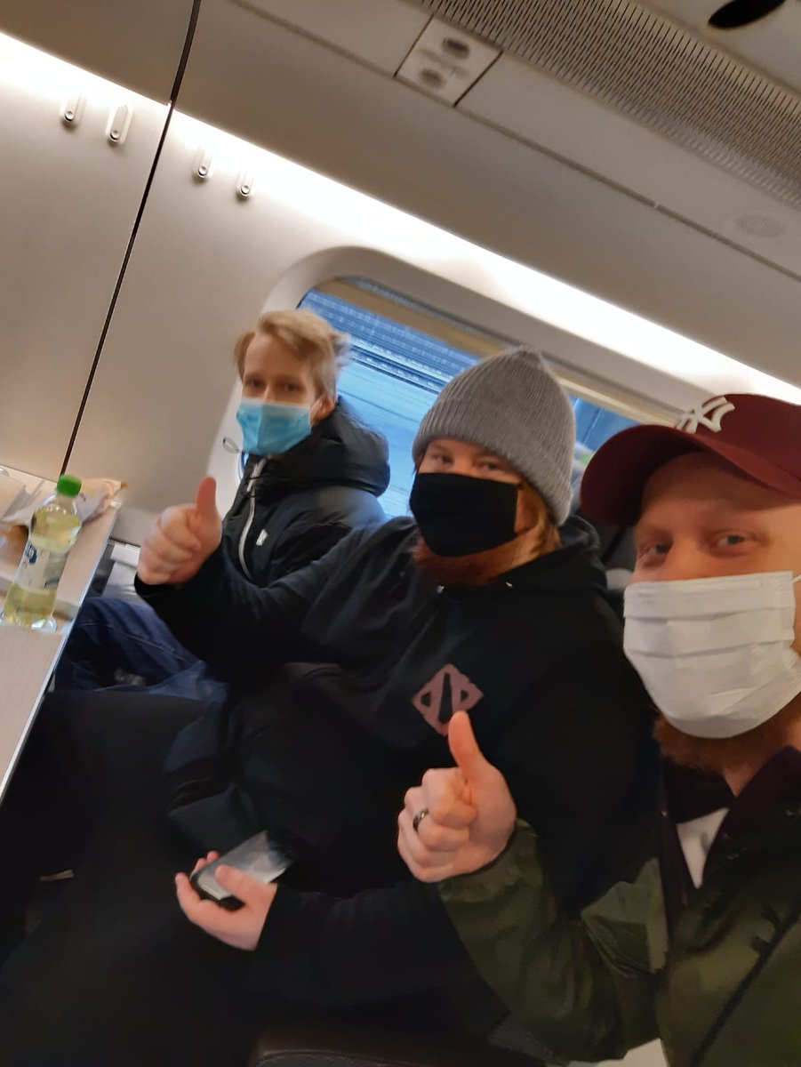 Thanks <a href="/HAVUgaming/">HAVU</a> for giving us a great bootcamp! Now on train back to home. #kotipizza